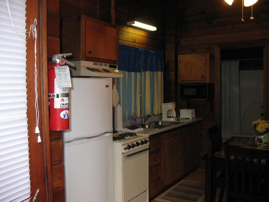Forest Lake Camping Resort Cabin 18 Advance Eksteriør bilde